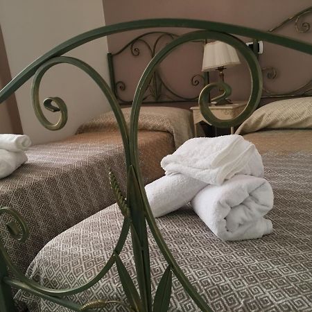 La Corte Del Re Borbone Panzió Caserta Kültér fotó